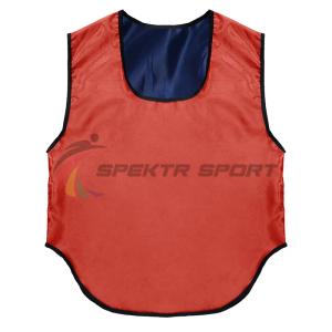 Купить Манишка футбольная двусторонняя Spektr Sport красно-синяя р. 36-40 в Отрадном 